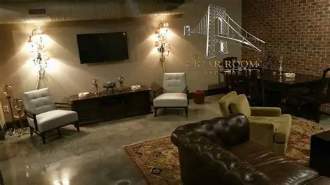 The Cigar Room, La Hoja Cigars Humidor
