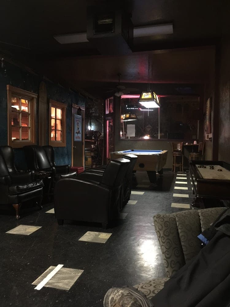 Stogies Lounge